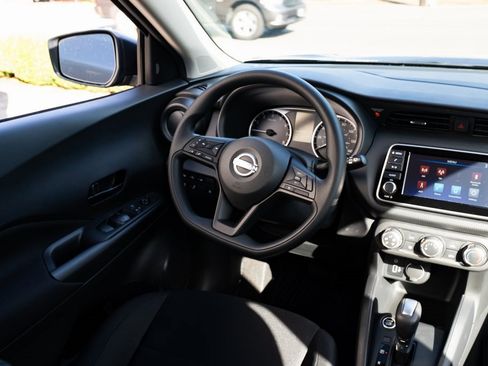 New 2025 Nissan Kicks Play S image 9