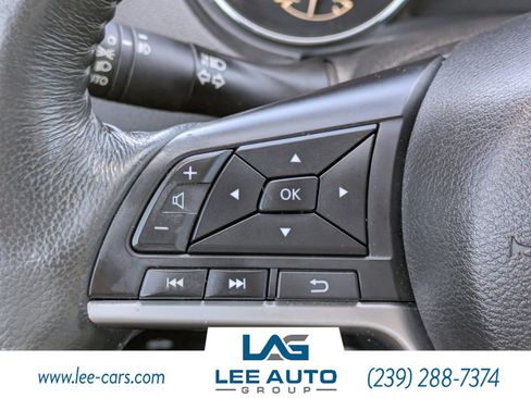 Used 2017 Nissan Rogue SL image 22