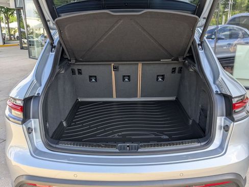 Certified 2026 Porsche Macan image 23