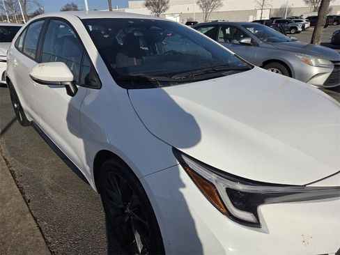 Used 2025 Toyota Corolla SE image 8