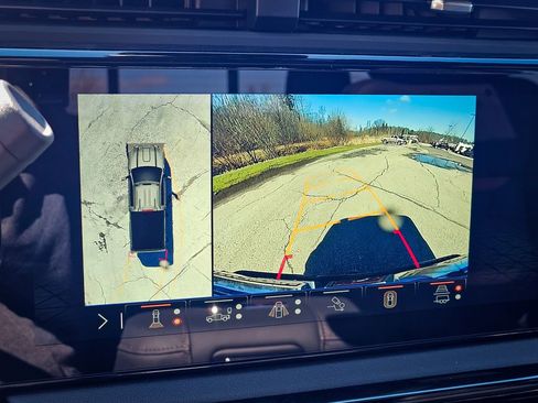 New 2026 GMC Sierra 2500 AT4 w/ AT4 Premium Plus Package AWD/4WD image 31
