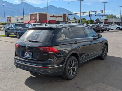 Used 2022 Volkswagen Tiguan SE AWD/4WD image 3