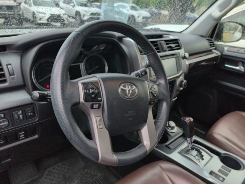 Used 2019 Toyota 4Runner Limited AWD/4WD image 9