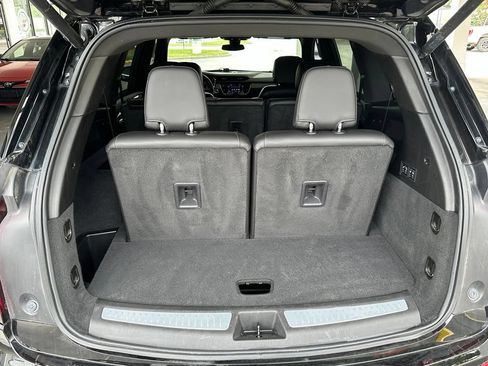 Used 2022 Cadillac XT6 Premium Luxury FWD image 28