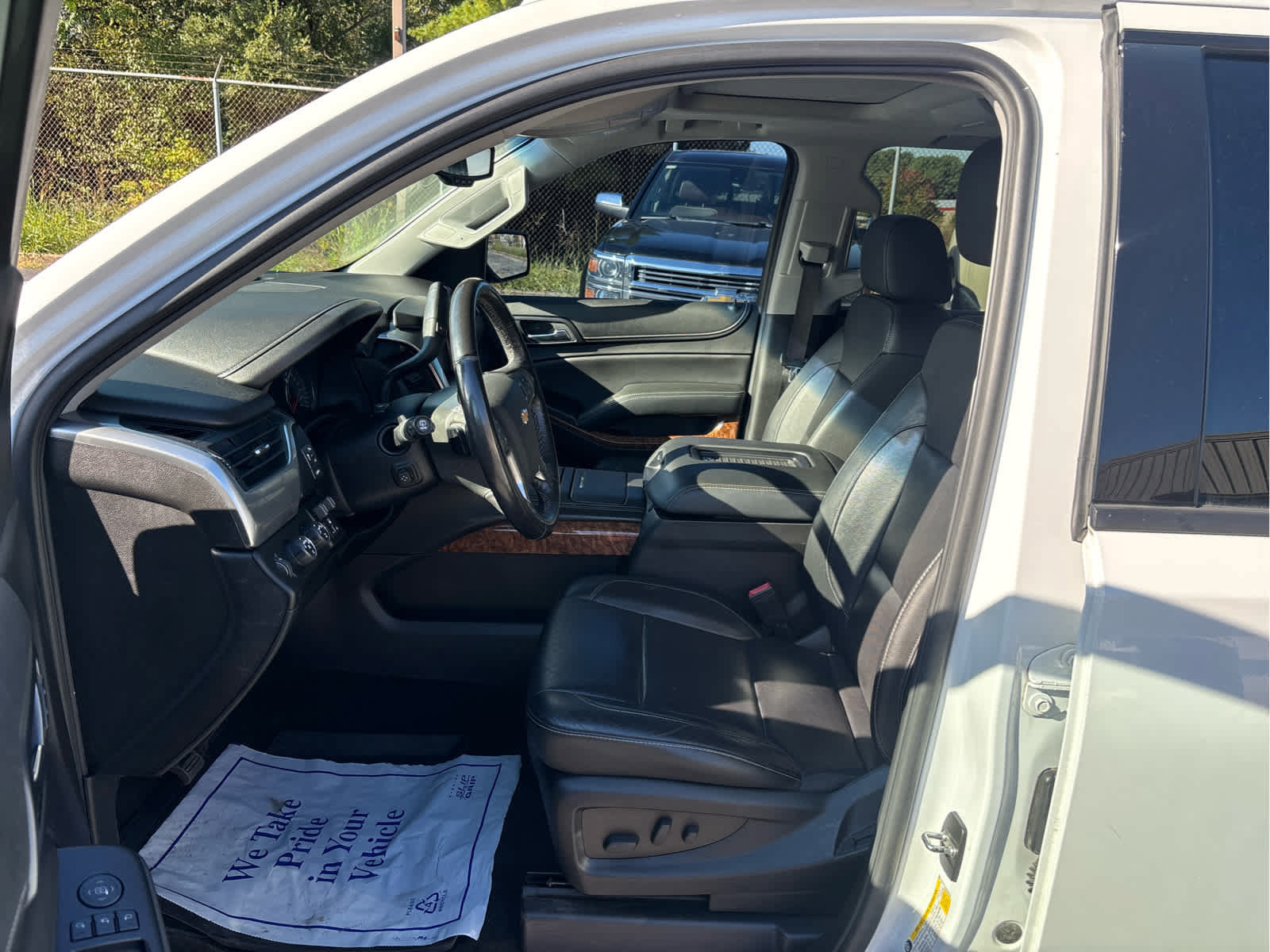 Used 2018 Chevrolet Tahoe Premier AWD/4WD image 17