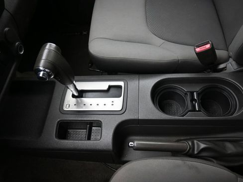 Used 2010 Nissan Xterra X AWD/4WD image 16
