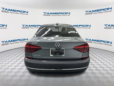 Used 2018 Volkswagen Passat 2.0T SE FWD image 4