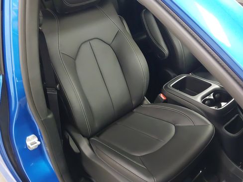 New 2026 Chrysler Pacifica Select image 28