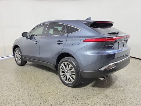Used 2024 Toyota Venza XLE AWD/4WD image 7