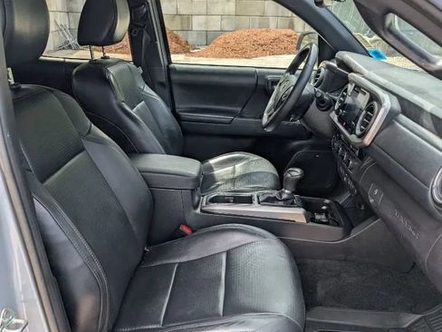 Used 2018 Toyota Tacoma Limited AWD/4WD image 18