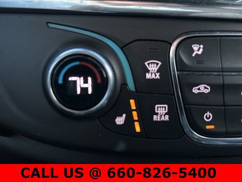 Used 2023 Chevrolet Traverse LT image 20