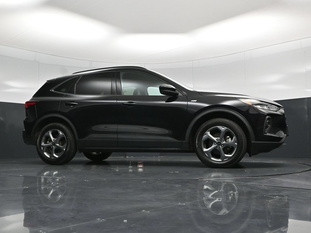 Used 2025 Ford Escape ST-Line Select AWD/4WD image 48