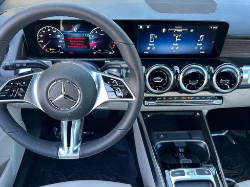 New 2026 Mercedes-Benz GLB 250 image 25