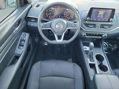 Certified 2022 Nissan Altima 2.5 SV image 11