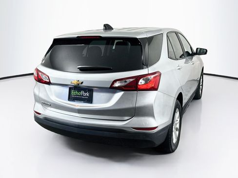 Used 2021 Chevrolet Equinox LS w/ LS Convenience Package FWD image 9