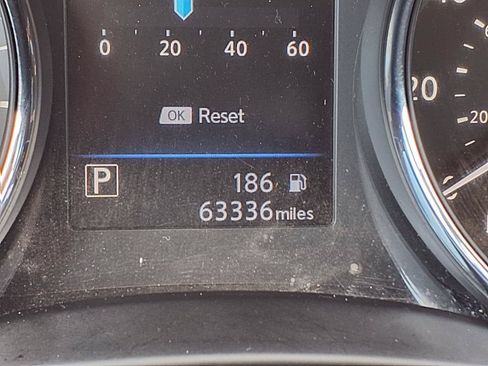Used 2020 Nissan Rogue S FWD image 32