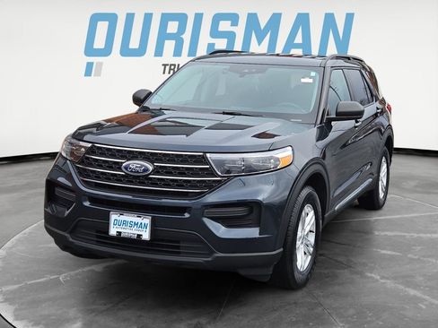 Used 2023 Ford Explorer XLT image 2