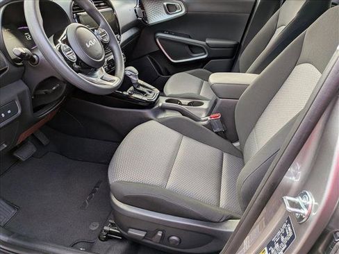 Used 2025 Kia Soul S FWD image 15