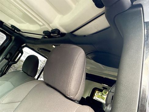 Used 2023 Jeep Wrangler Unlimited w/ Cold Weather Group image 19