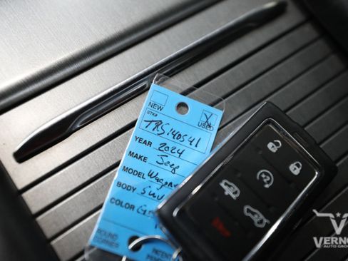 Used 2024 Jeep Wagoneer Series II w/ Convenience Group I AWD/4WD image 12