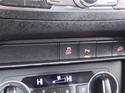 Used 2018 Audi Q3 2.0T Premium Plus image 21