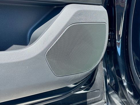 New 2026 Land Rover Range Rover Velar Dynamic SE AWD/4WD image 24