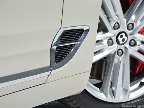 Used 2022 Bentley Continental GT image 21