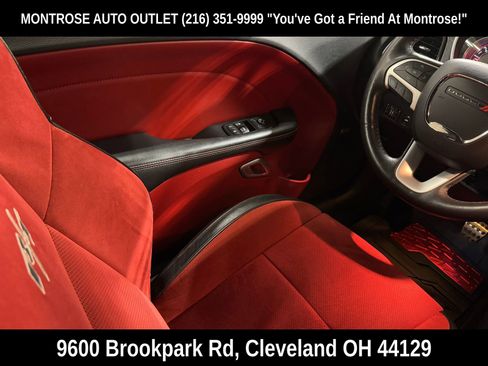 Used 2015 Dodge Challenger R/T Plus image 40