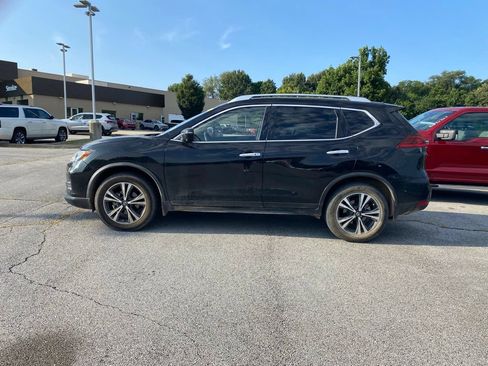 Used 2020 Nissan Rogue SV w/ Premium Package FWD image 4