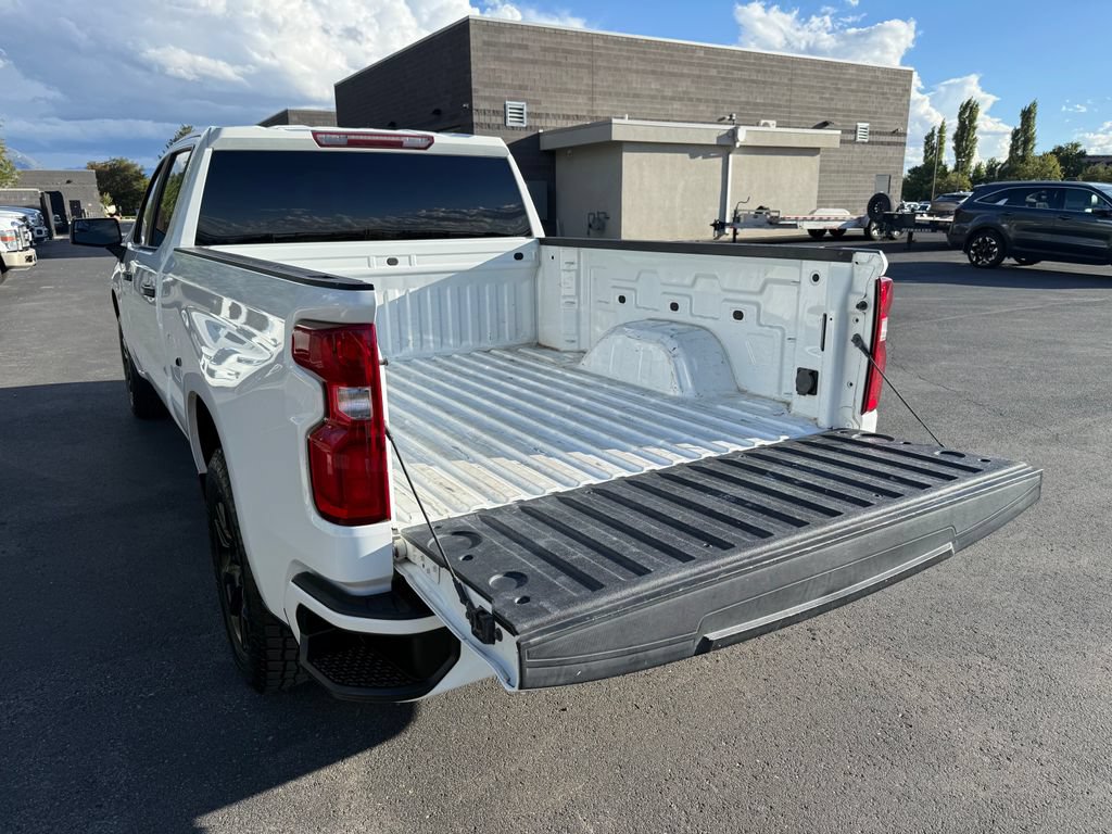 Used 2022 Chevrolet Silverado 1500 Custom w/ Safety Confidence Package AWD/4WD image 12