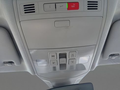Used 2026 Volkswagen Jetta SE FWD image 18