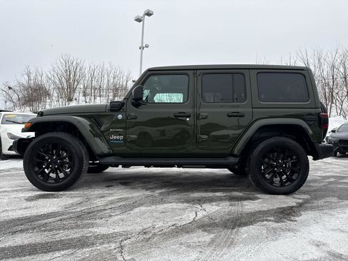 Used 2022 Jeep Wrangler Unlimited Sahara w/ Safety Group image 3