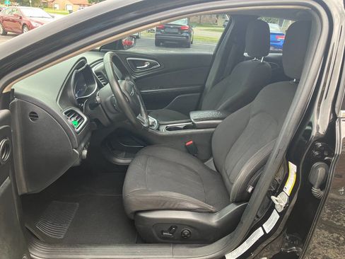 Used 2015 Chrysler 200 Limited w/ Convenience Group FWD image 10