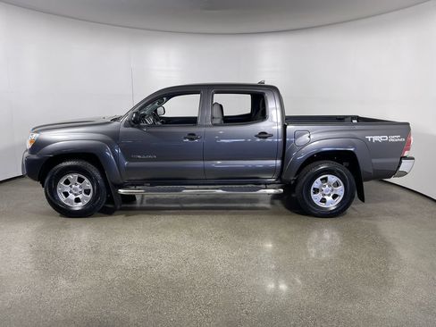 Used 2015 Toyota Tacoma PreRunner w/ TRD Off-Road Package RWD image 6