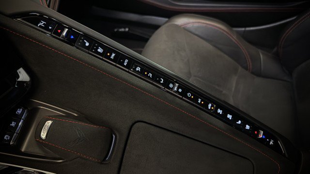 Used 2025 Chevrolet Corvette E-Ray w/ Stealth Interior Trim Package AWD/4WD image 9