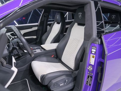 Used 2022 Lamborghini Urus AWD/4WD image 27