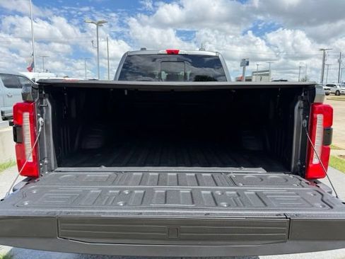 Used 2025 Ford F250 Lariat w/ Lariat Ultimate Package AWD/4WD image 7