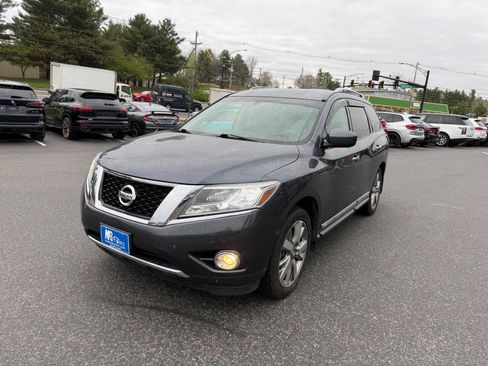 Used 2014 Nissan Pathfinder Platinum AWD/4WD image 2