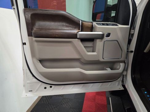 Used 2019 Ford F350 Limited AWD/4WD image 34