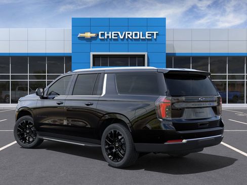 New 2025 Chevrolet Suburban LS image 3