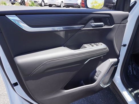 New 2025 GMC Acadia Elevation image 15