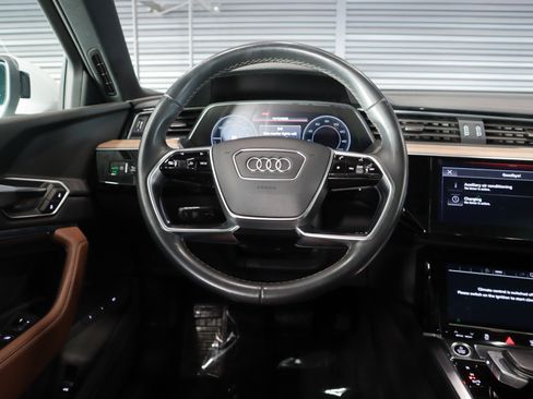 Used 2024 Audi Q8 e-tron Premium Plus image 18