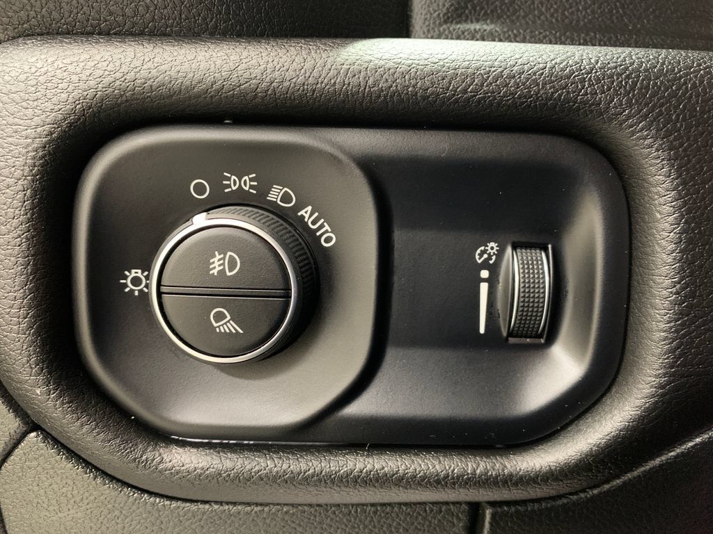 Used 2023 RAM 1500 Big Horn AWD/4WD image 23