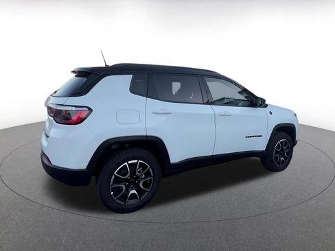 Used 2025 Jeep Compass Trailhawk AWD/4WD image 15