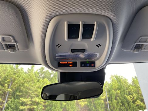 Used 2026 Chevrolet Trax LT w/ Sunroof Package FWD image 31
