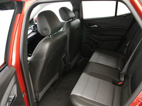 Used 2024 Chevrolet Trax LT w/ Driver Confidence Package FWD image 26