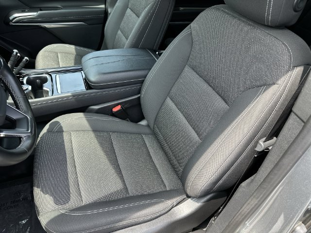 Used 2024 Chevrolet Traverse LT AWD/4WD image 16