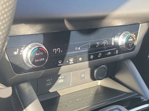 New 2026 Mitsubishi Outlander SE image 33