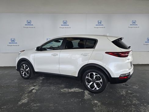 Used 2021 Kia Sportage LX image 3
