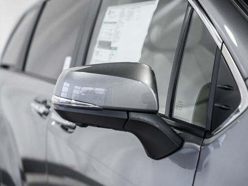 New 2026 Toyota Sienna Platinum image 16